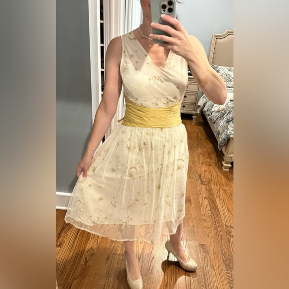 Retro-Stage Vintage ivory and gold/yellow moon and stars dress - Picture 7 of 12